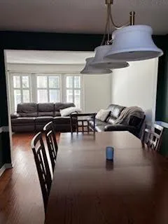 $2,800 | 10300 West 48th Street, Shawnee, KS 66203