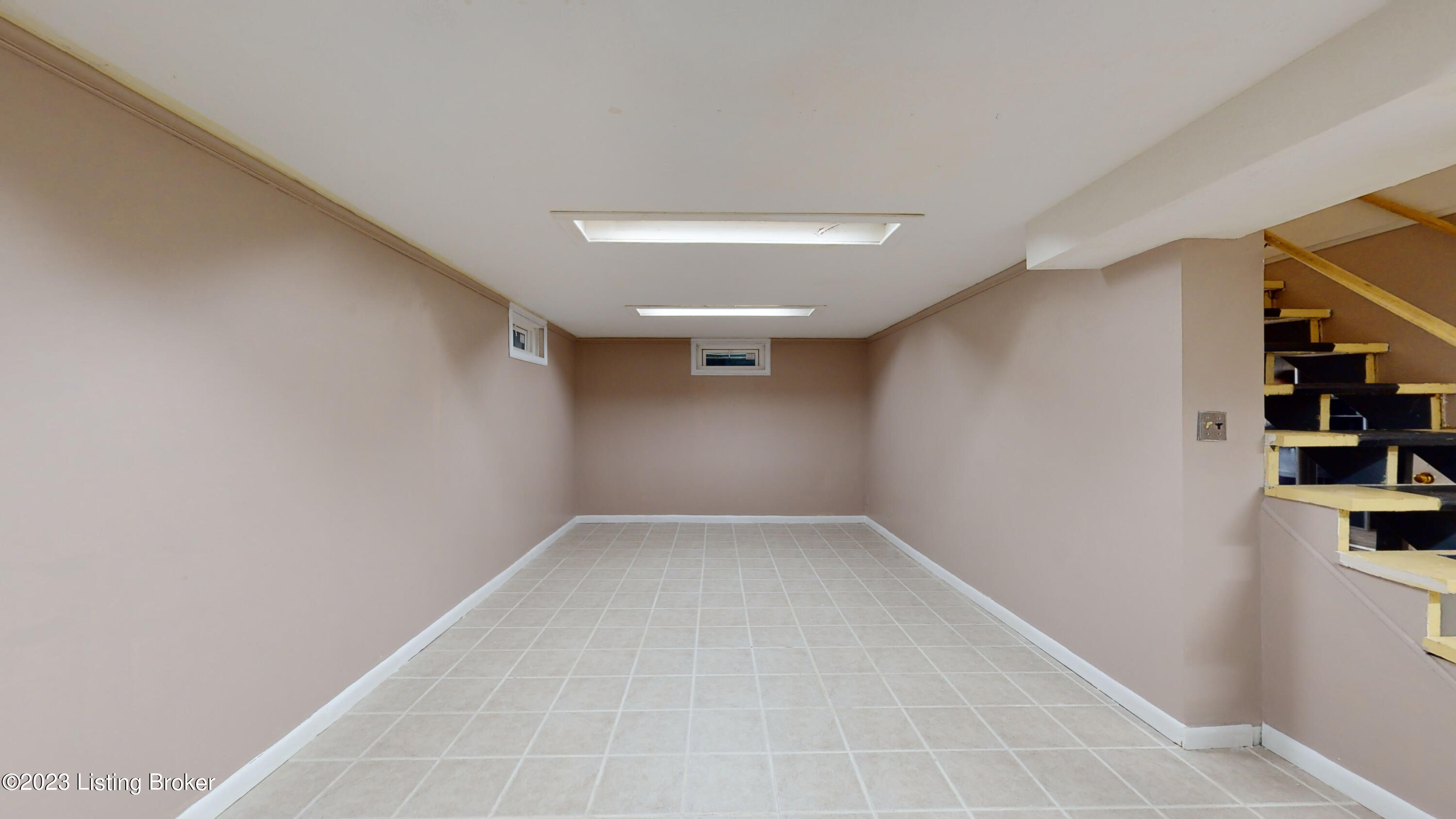 2204 Westridge Road Louisville, KY 40242 - Photo 30 of 35 2204-Westridge-05172023_095951