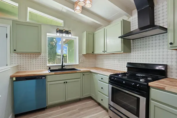 $430,000 | 3893 32nd Avenue, Sacramento, CA 95824