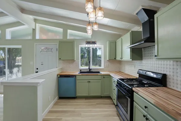 $430,000 | 3893 32nd Avenue, Sacramento, CA 95824