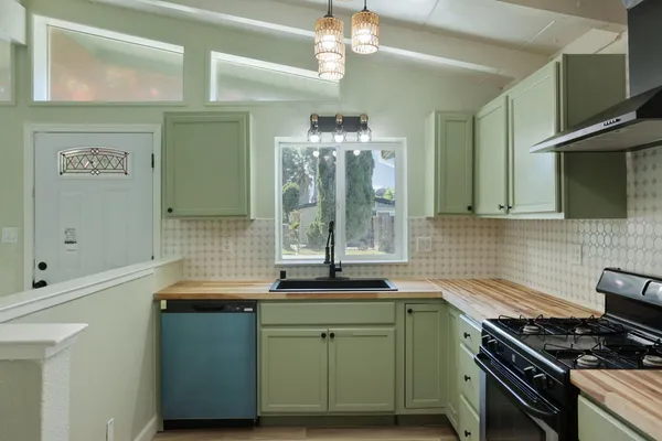 $430,000 | 3893 32nd Avenue, Sacramento, CA 95824