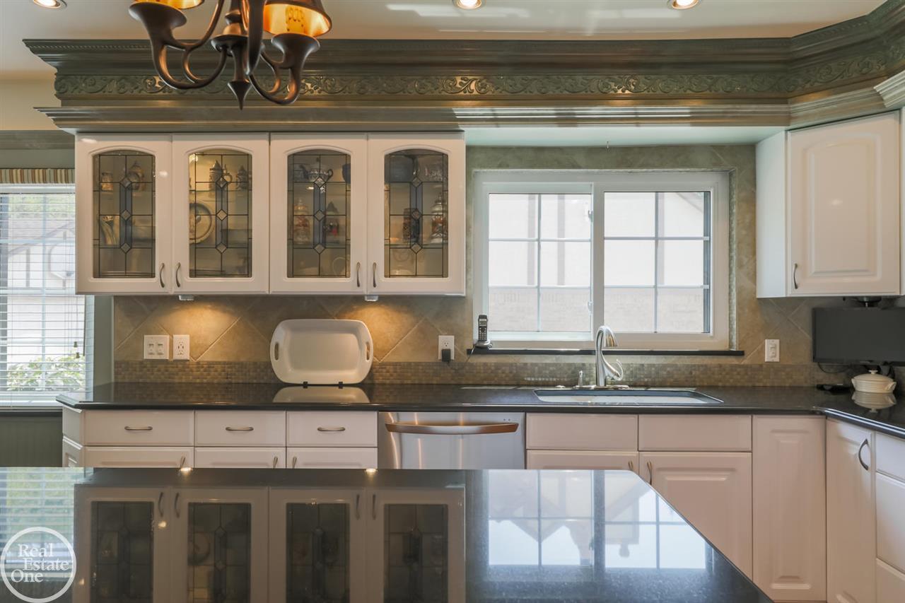 652 Middlesex Road Grosse Pointe, MI 48230 - Photo 21 of 75 50010366-20.JPG