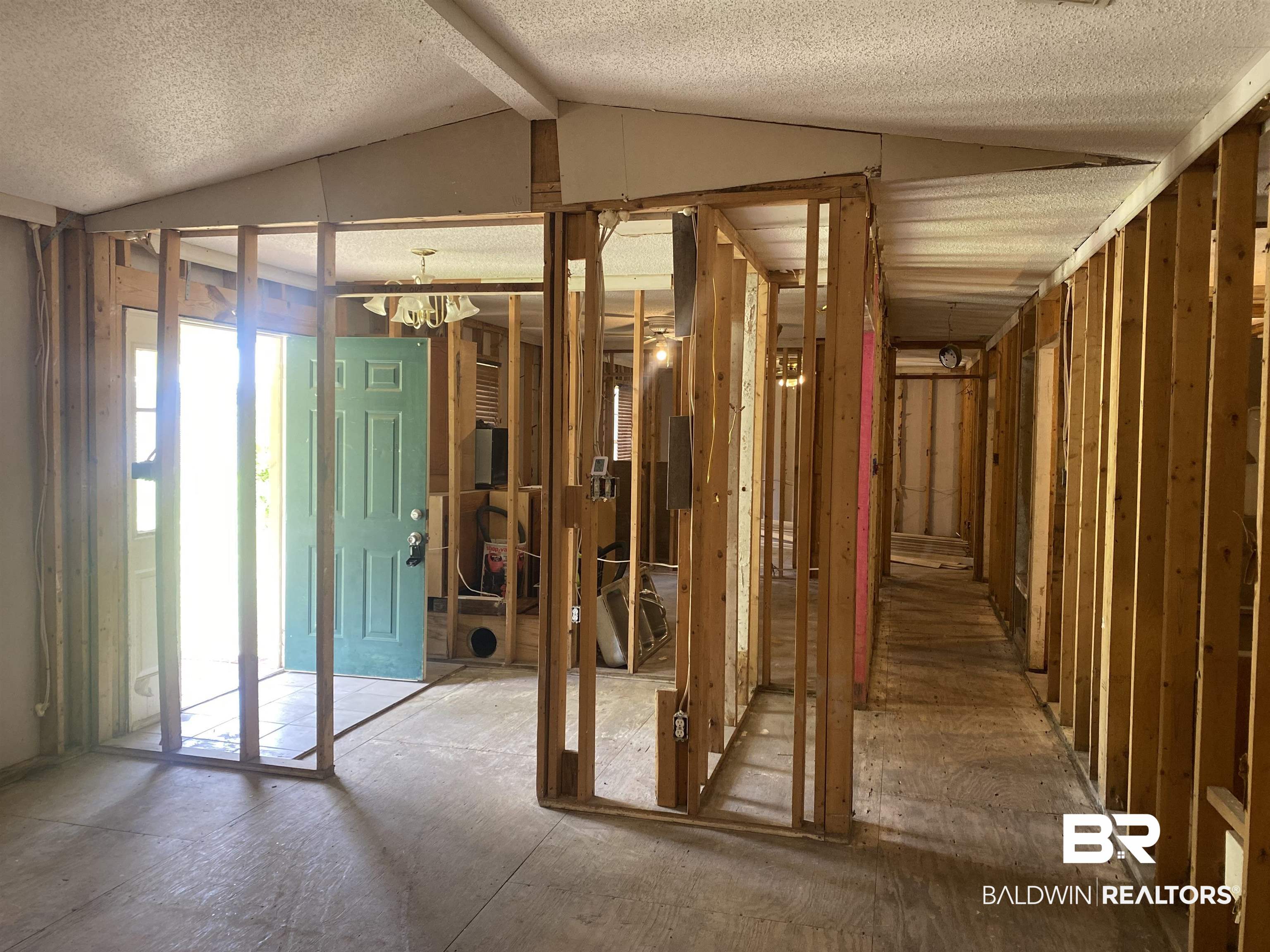 12370 Fernwood Circle Foley, AL 36535 - Photo 5 of 24 Front Door/Hallway