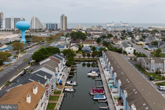 a view of a car park in front of house