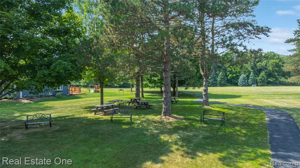 36241 Fredericksburg Road Farmington Hills, MI 48331 - Photo 42 of 48
