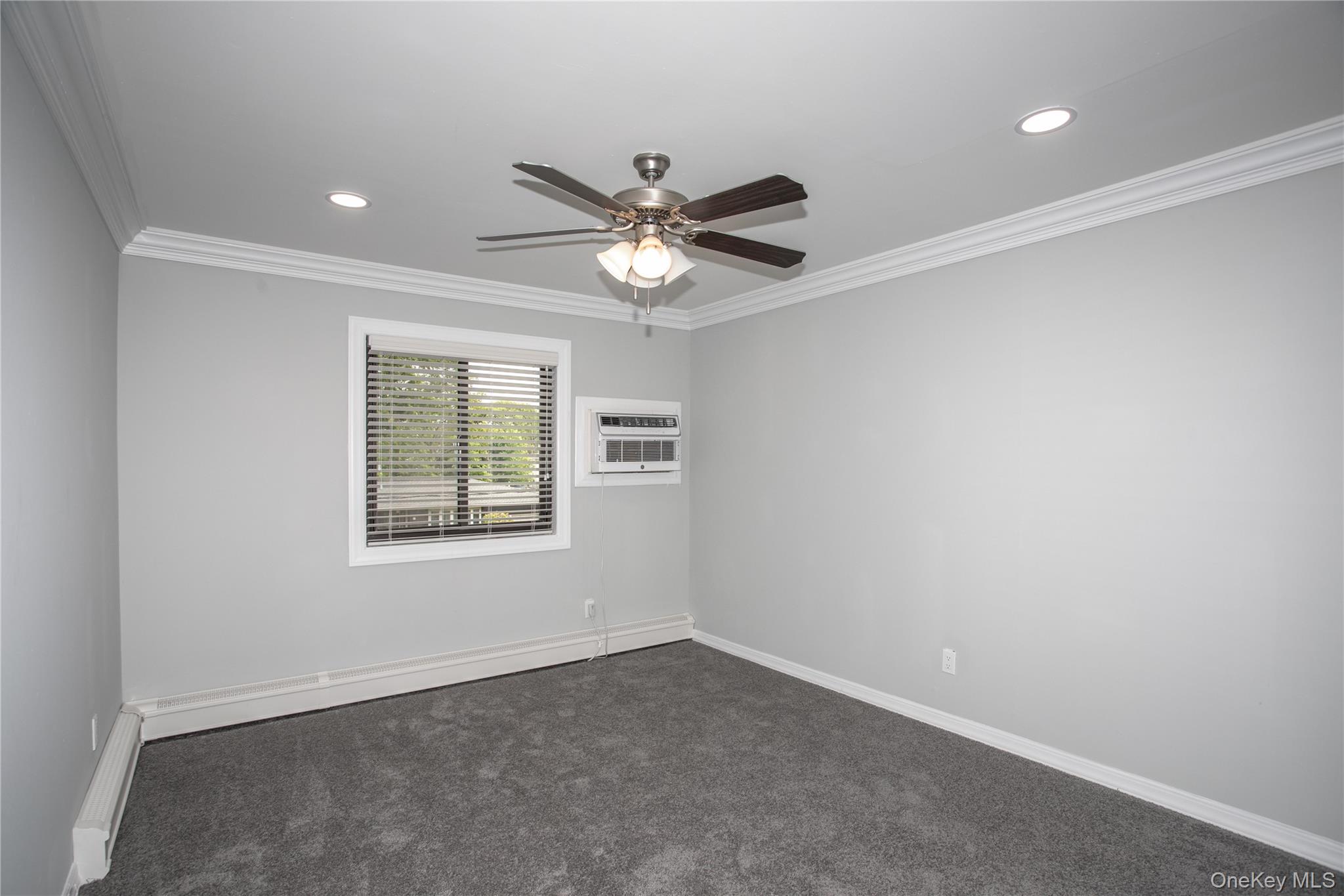 26 Perry Street, Unit 3 Lindenhurst, NY 11757 - Photo 6 of 8