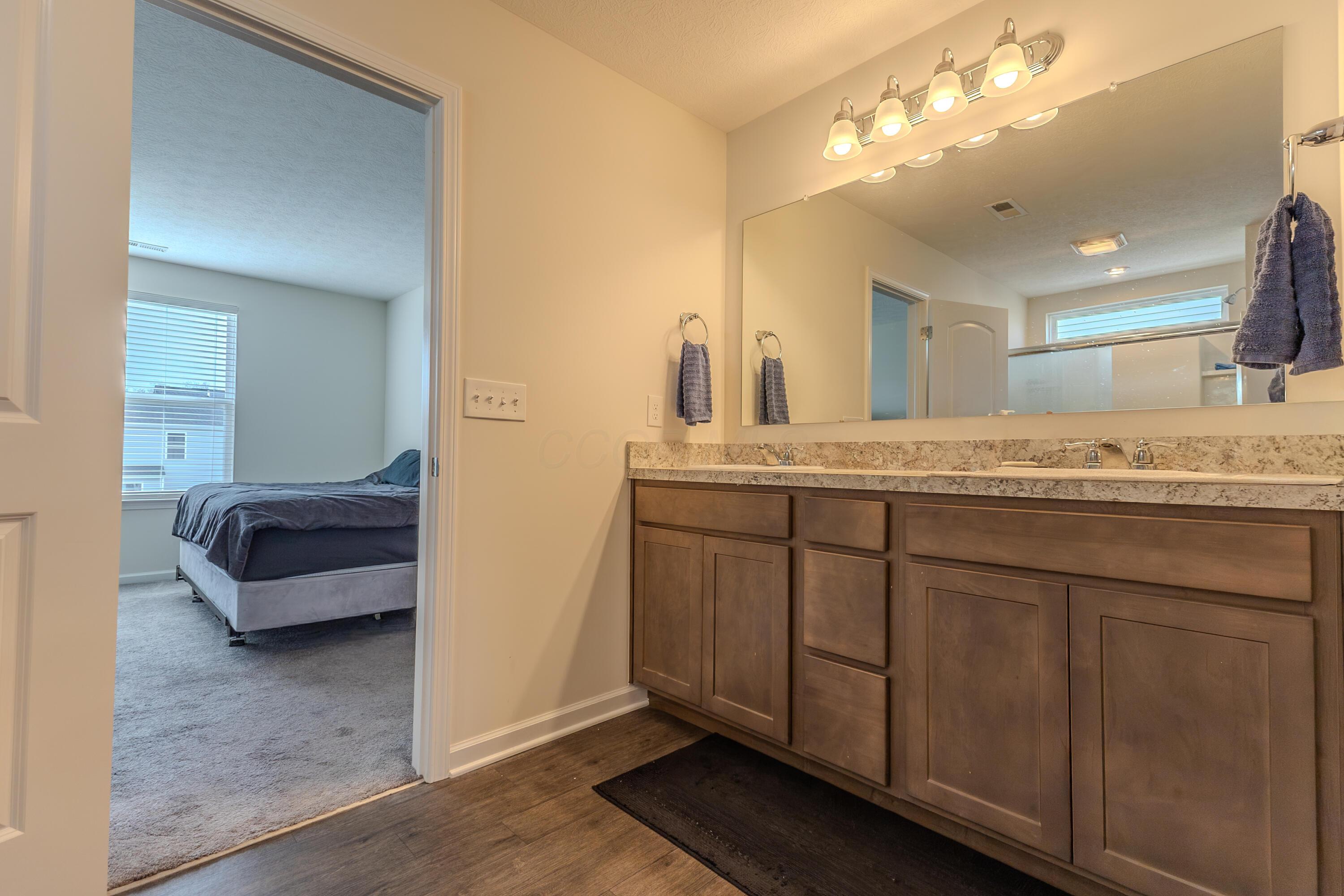 307 Honeysuckle Road Ashville, OH 43103 - Photo 22 of 37 Primary Suite Bath