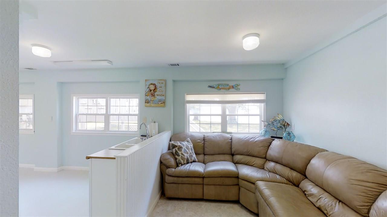 341 Garcon Point Road Milton, FL 32583 - Photo 10 of 37 Gallery Image 10