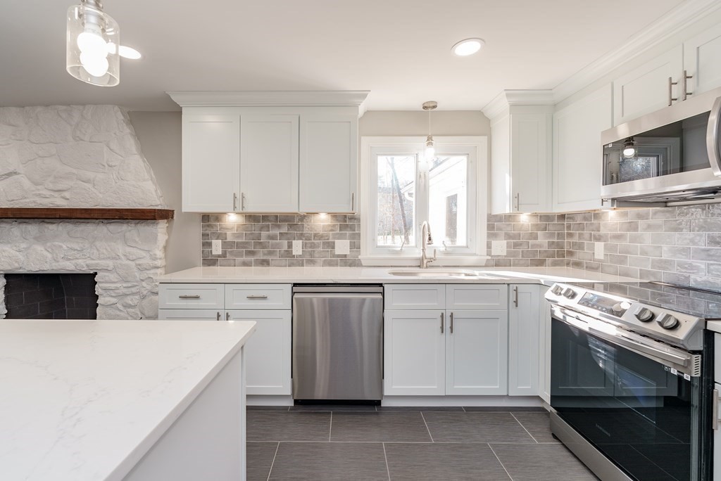 337 Gooseberry Road West Springfield, MA 01089 - Photo 6 of 32 Gallery Image 6