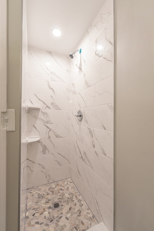 337 Gooseberry Road West Springfield, MA 01089 - Photo 9 of 32 Gallery Image 9