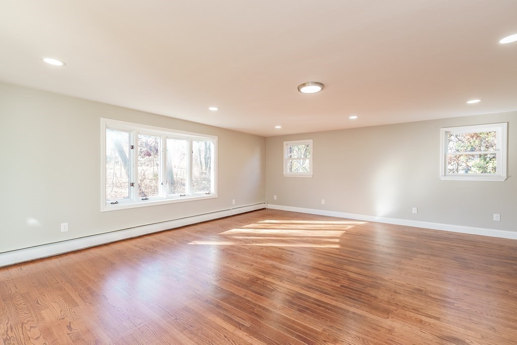 337 Gooseberry Road West Springfield, MA 01089 - Photo 10 of 32 Gallery Image 10