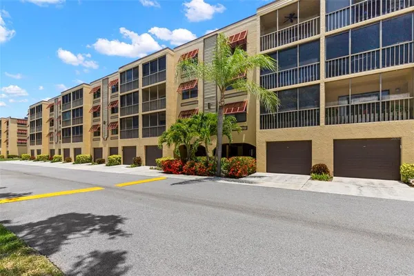 $288,900 | 5817 Park Street North, Unit 406, St. Petersburg, FL 33709