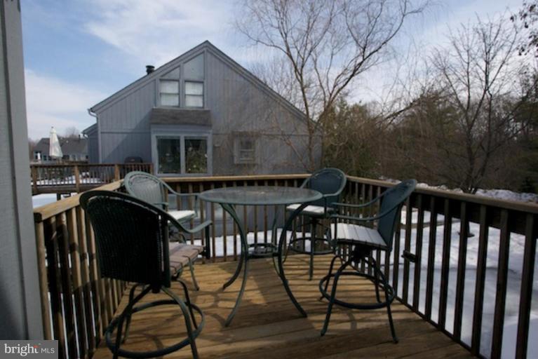 11174 Glade Drive Reston, VA 20191 - Photo 16 of 27 Deck