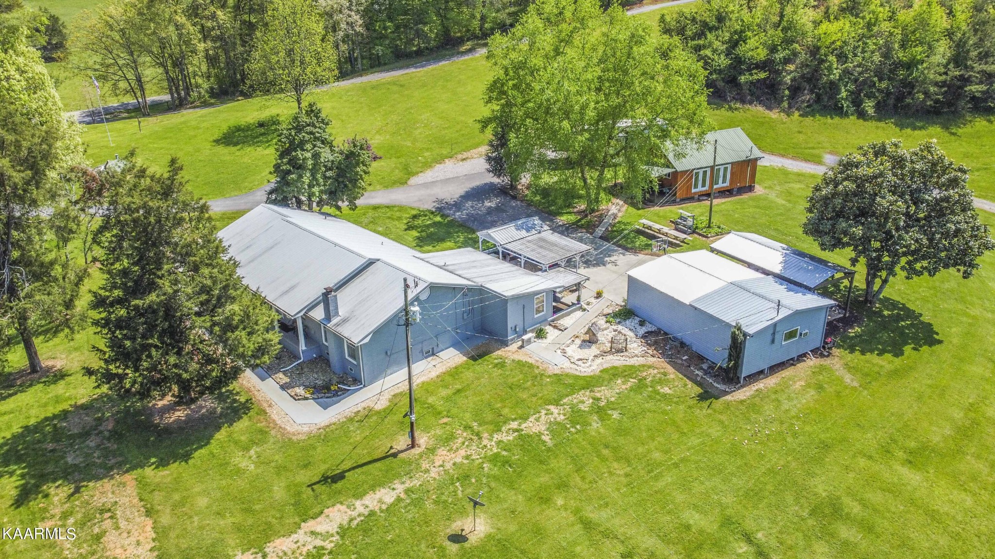 7615 Meadow Road West Greenback, TN 37742 - Photo 2 of 60 Gallery Image 2