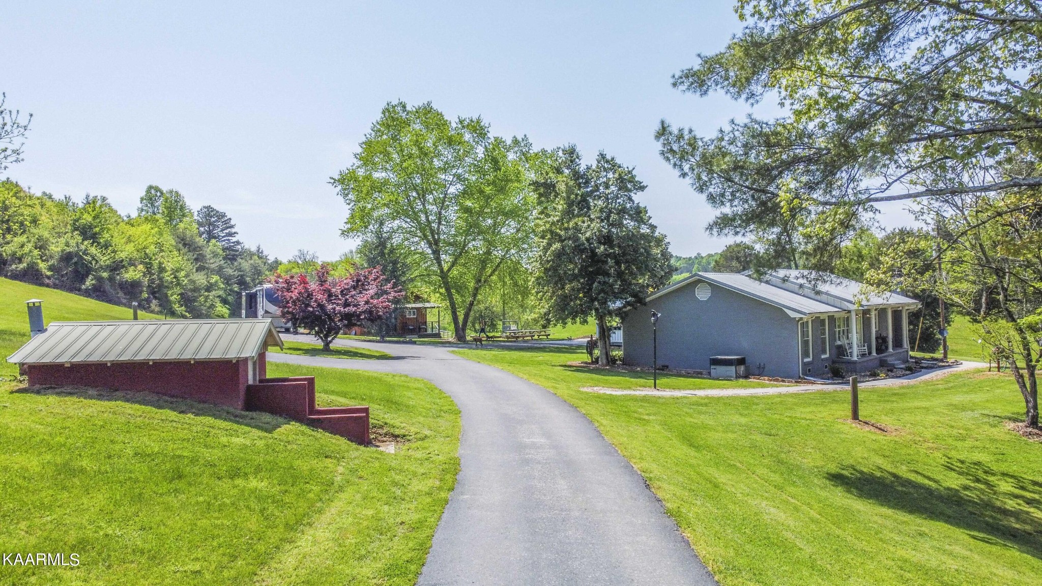 7615 Meadow Road West Greenback, TN 37742 - Photo 3 of 60 Gallery Image 3