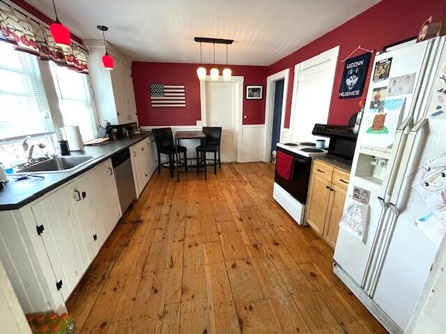 7 Androscoggin Street Windham, ME 04062 - Photo 7 of 20 Kitchen