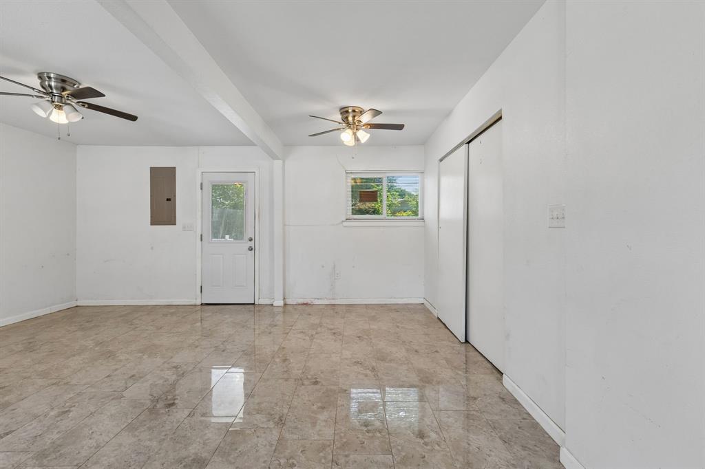 2013 Alan-A-Dale Road Arlington, TX 76013 - Photo 6 of 13 Living Room