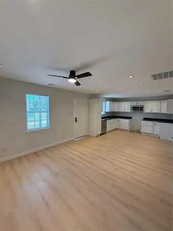 $1,800 | 3113 Navaro Street, Dallas, TX 75212