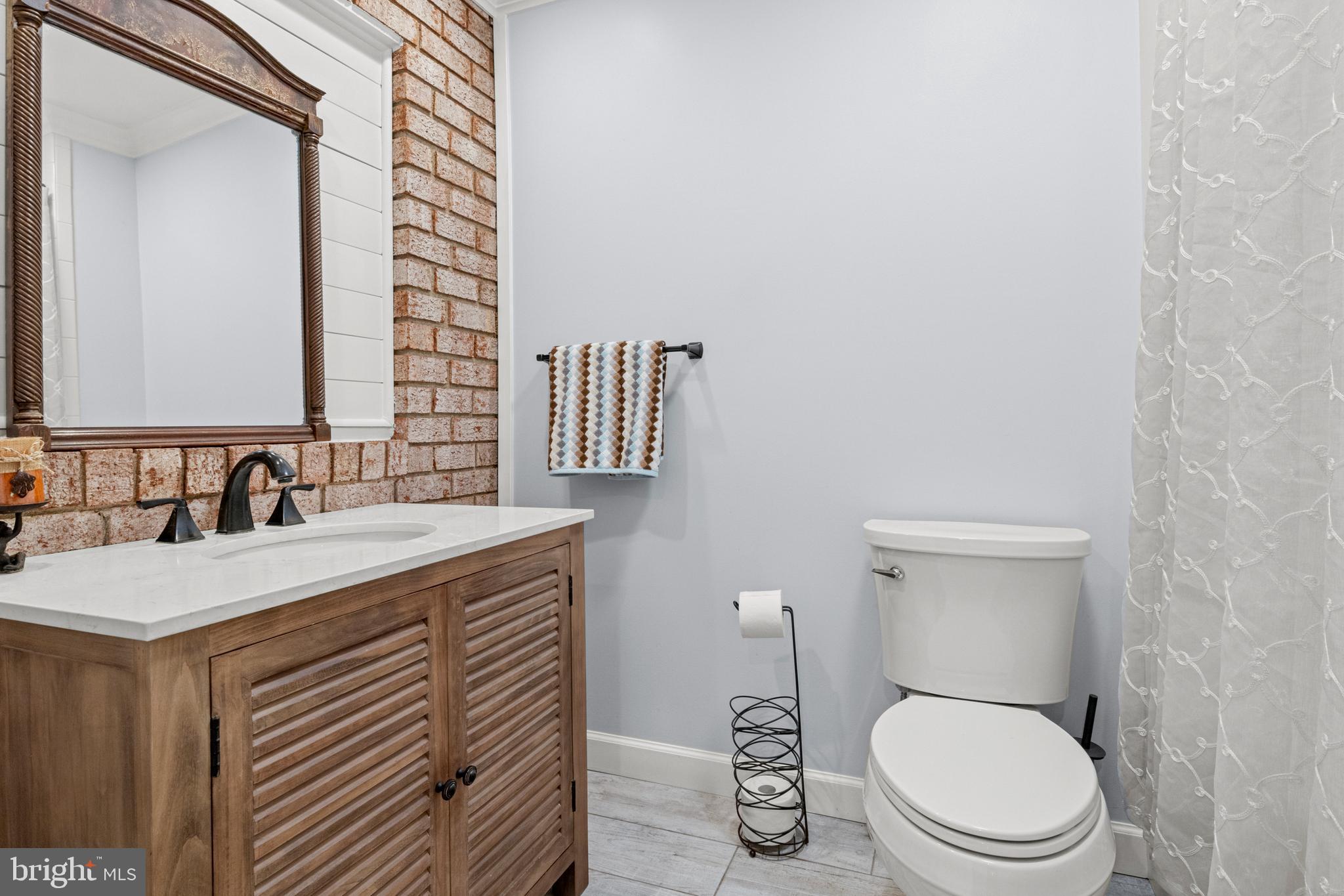 6358 Georgetown Road Broad Run, VA 20137 - Photo 28 of 44 3rd Bathroom