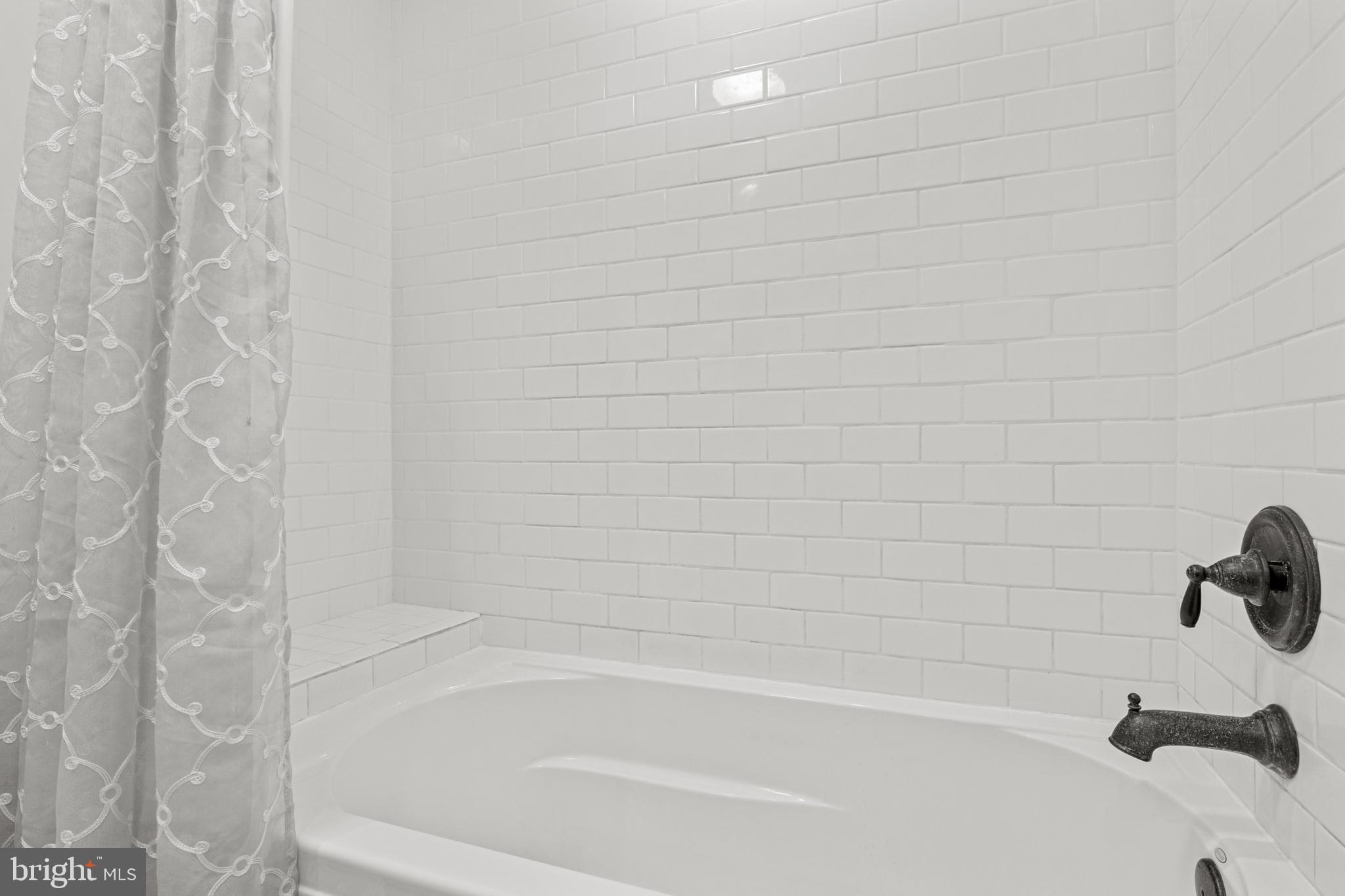 6358 Georgetown Road Broad Run, VA 20137 - Photo 29 of 44 3rd Bathroom