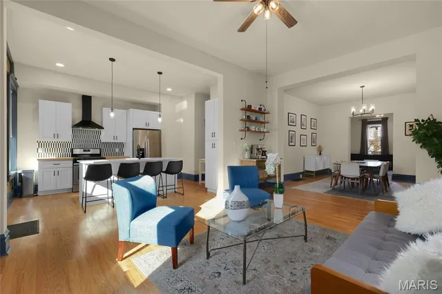 $559,000 | 3932 Botanical Avenue, St. Louis, MO 63110