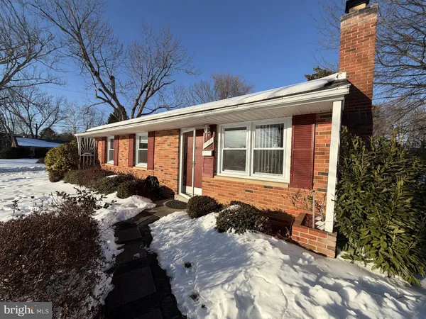 $3,200 | 7608 Heritage Drive, Annandale, VA 22003