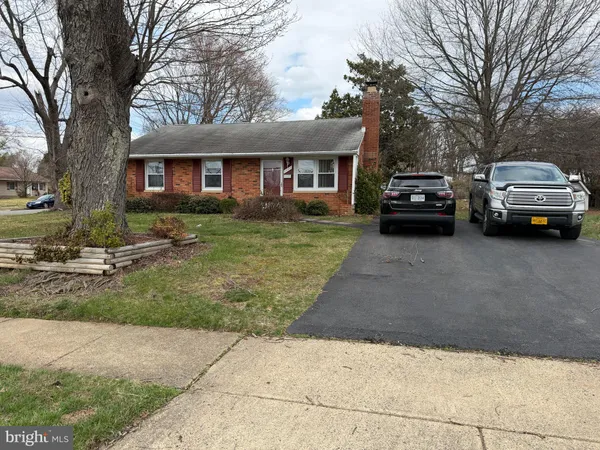 $3,200 | 7608 Heritage Drive, Annandale, VA 22003