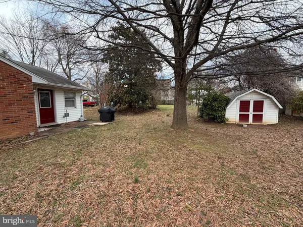 $3,200 | 7608 Heritage Drive, Annandale, VA 22003