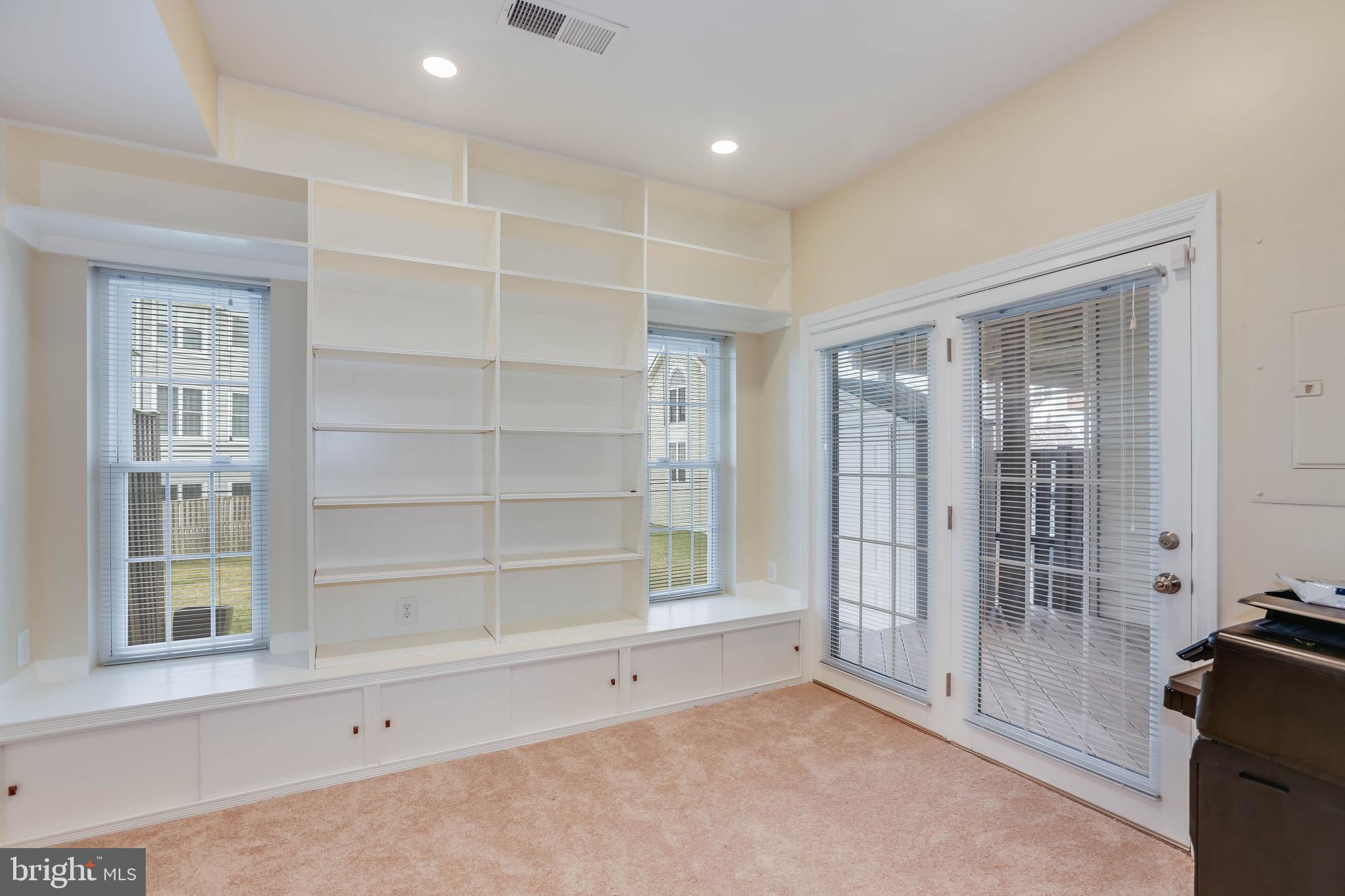 44036 Rising Sun Terrace Ashburn, VA 20147 - Photo 6 of 34 Gallery Image 6