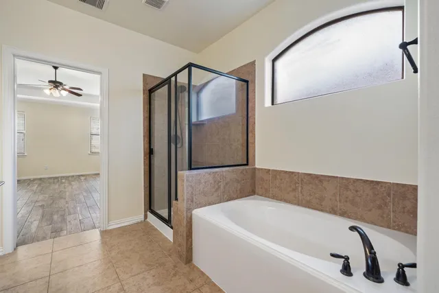 $615,000 | 107 Bella Sole, Shenandoah, TX 77381