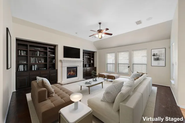 $615,000 | 107 Bella Sole, Shenandoah, TX 77381