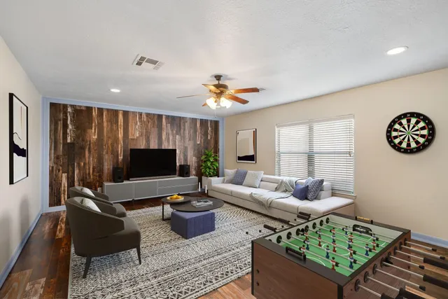 $615,000 | 107 Bella Sole, Shenandoah, TX 77381