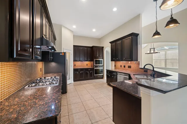 $615,000 | 107 Bella Sole, Shenandoah, TX 77381