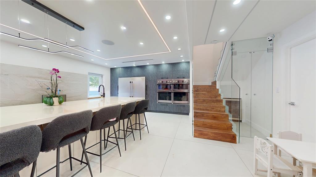 4060 Southwest 70th Terrace Davie, FL 33314 - Photo 4 of 22 a view of a dining room with furniture