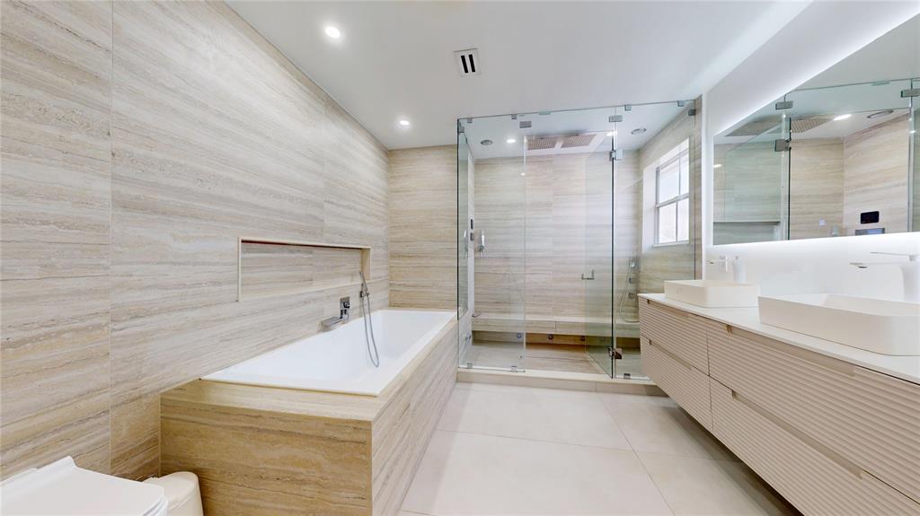 4060 Southwest 70th Terrace Davie, FL 33314 - Photo 10 of 22 a bathroom with a sink and mirror