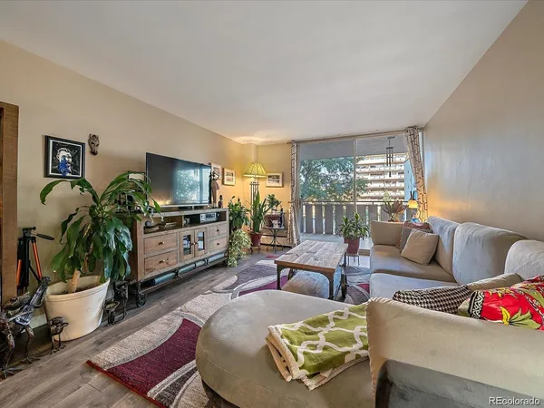 $1,895 | 1111 Ash Street, Unit 307, Denver, CO 80220