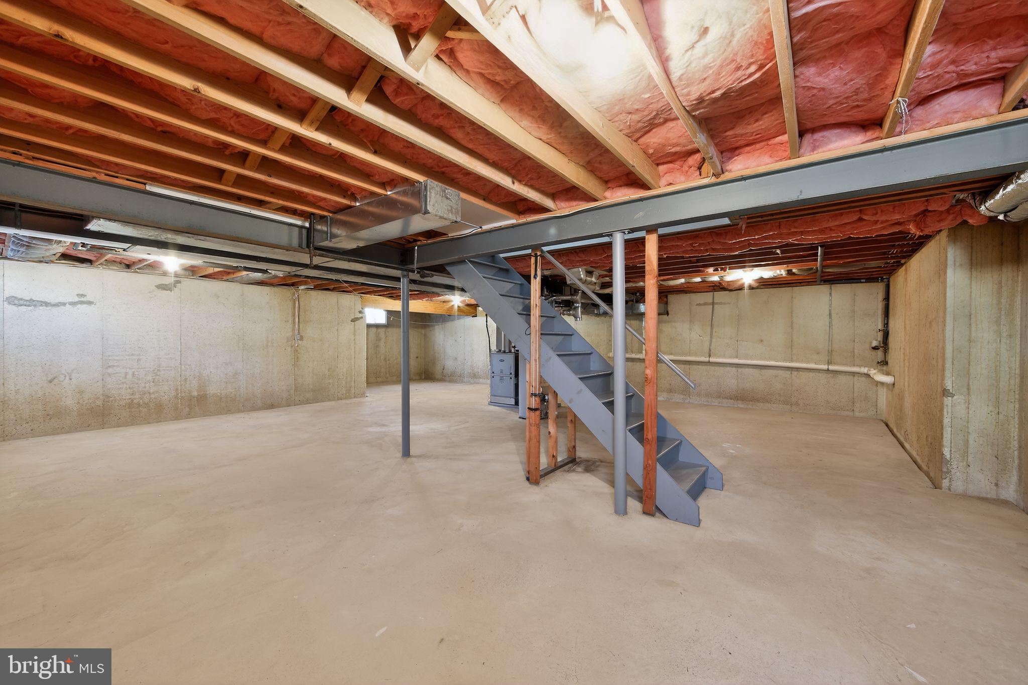 221 Cullen Way Newark, DE 19711 - Photo 31 of 37 a view of an empty room with windows