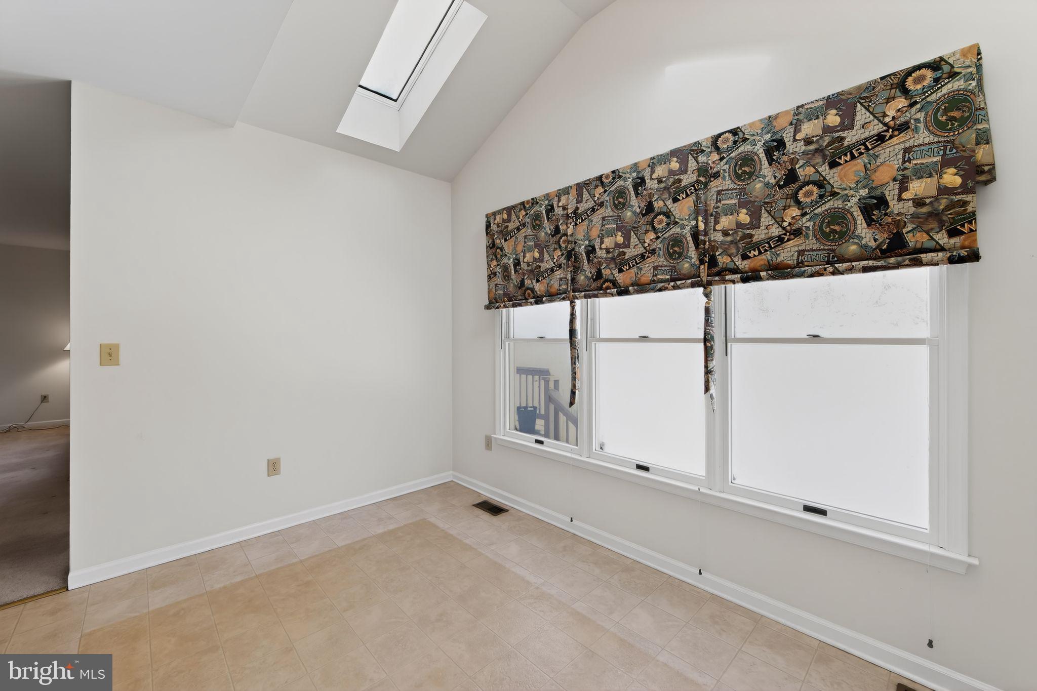 221 Cullen Way Newark, DE 19711 - Photo 10 of 37 a view of a dresser