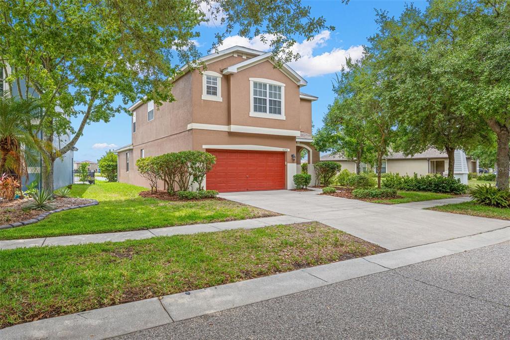10284 Newminster Loop Ruskin, FL 33573 - Photo 3 of 72