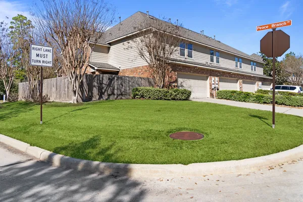 $2,395 | 153 East Montfair Boulevard, The Woodlands, TX 77382