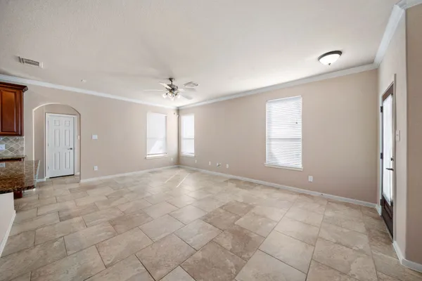 $2,395 | 153 East Montfair Boulevard, The Woodlands, TX 77382