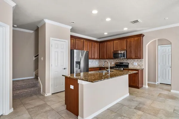 $2,395 | 153 East Montfair Boulevard, The Woodlands, TX 77382