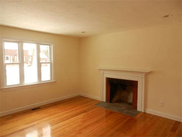 72 Benjamin Road Marlborough, MA 01752 - Photo 2 of 24 Gallery Image 2