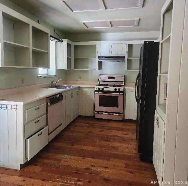 10385 Ritts Mill Road Shingletown, CA 96088 - Photo 6 of 29 a kitchen with stainless steel appliances granite countertop a stove sink and refrigerator