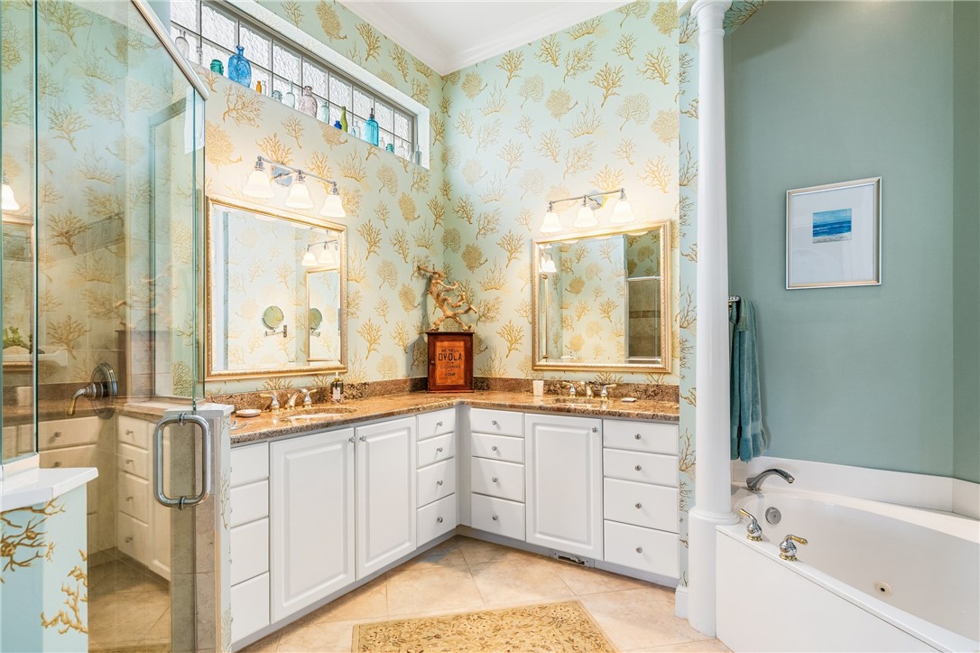 1286 Riverside Place Vero Beach, FL 32963 - Photo 21 of 36 a large white kitchen with a large window