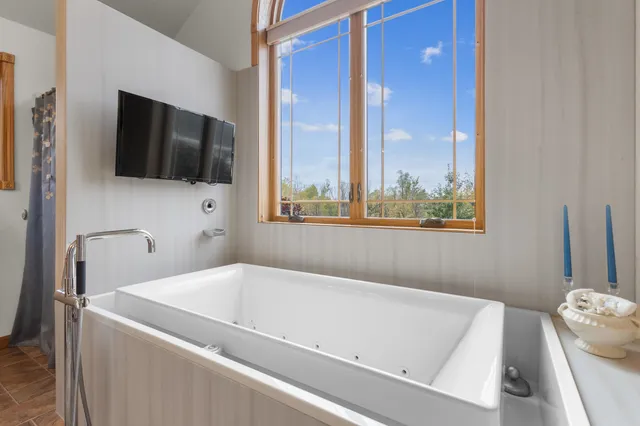 $1,074,900 | 7207 Fairview Road, Denmark, WI 54208