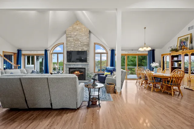 $1,074,900 | 7207 Fairview Road, Denmark, WI 54208