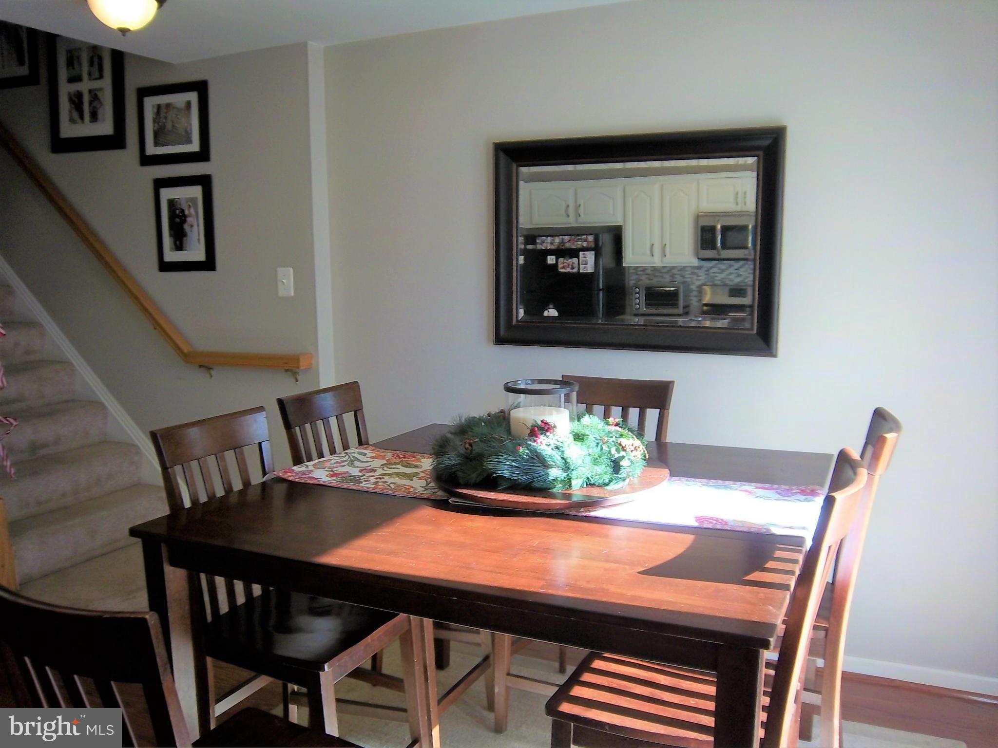 42817 Pilgrim Square Chantilly, VA 20152 - Photo 4 of 14 Dining Room