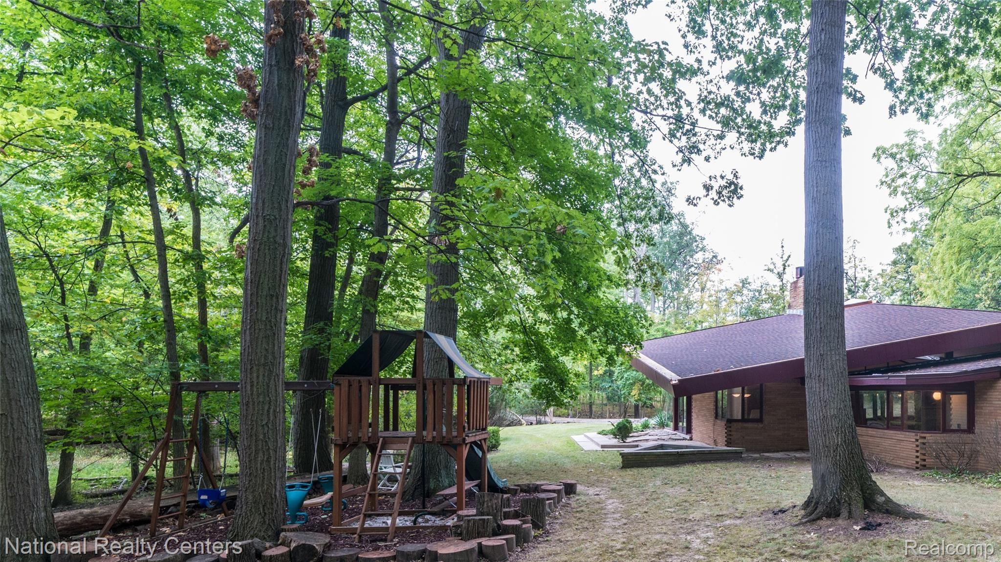 8730 Ferry Road Grosse Ile, MI 48138 - Photo 54 of 56 004217085309_49.jpg