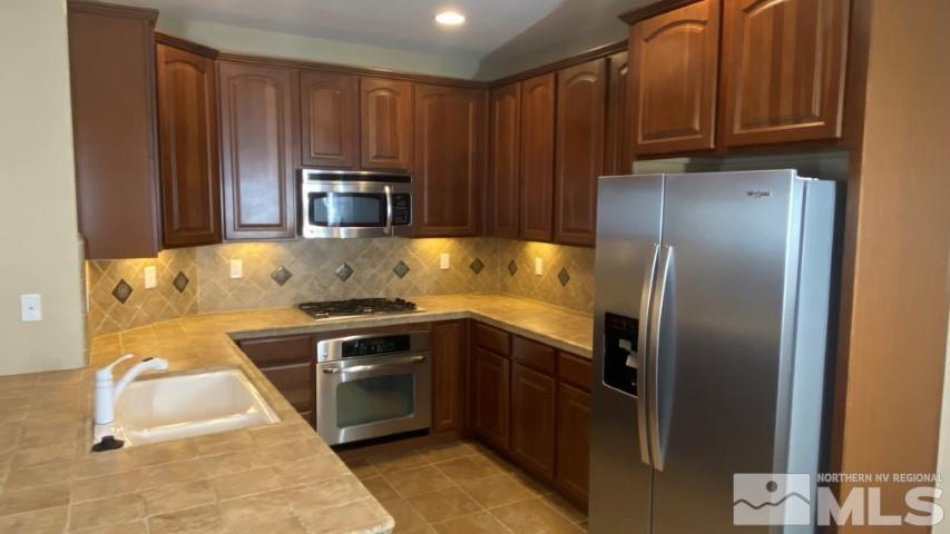1705 Dark Horse Road, Unit B Reno, NV 89521 - Photo 9 of 18 Photo 9